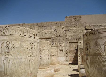 معبد مدینت هابو در اقصر - مصر-PUMBrvDDfE