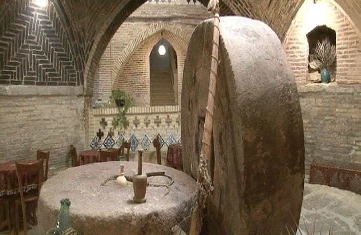 سفره خانه عصارخانه خمینی شهر-PWMzt5bH2Z