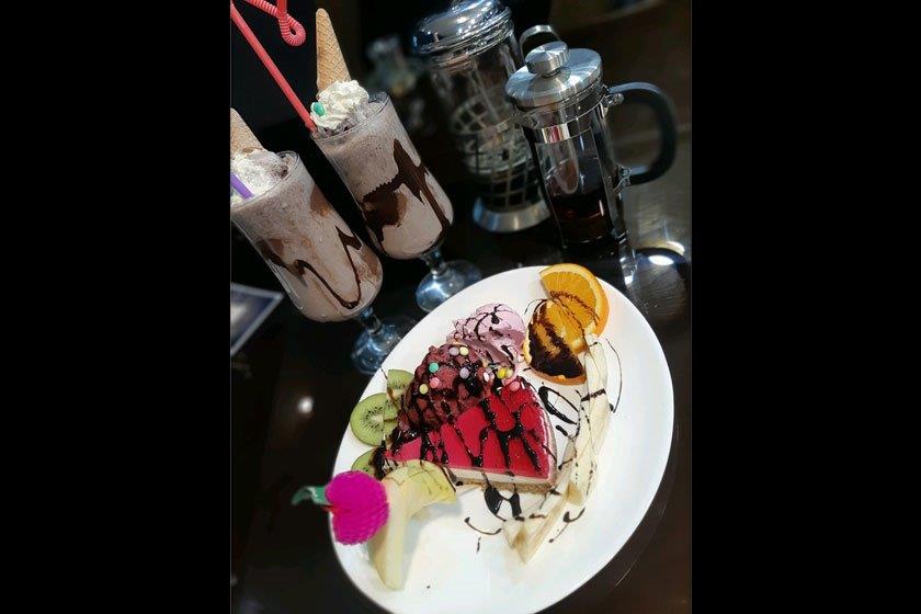 كافه شهر تبریز-PXbwuvxrs7