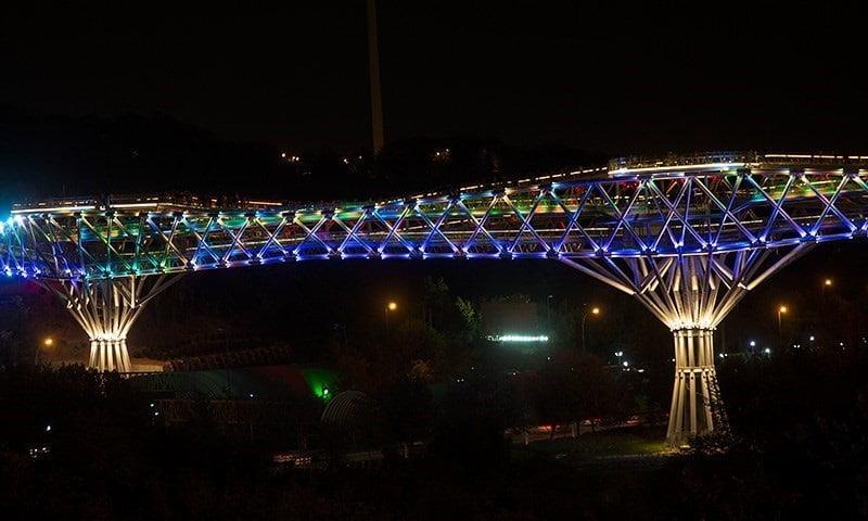 جاهای دیدنی تهران در شب-PZ1DSIfOze