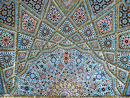 مسجد نصیرالملك شیراز، مسجد رنگ ها-QQSeWhVvdA