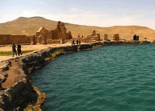 دریاچه گنج تخت سلیمان-QuUsxCYqgh