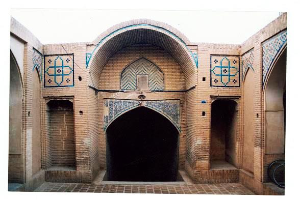 آب انبار حاج سید حسین صباغ-QwKfwfpyDL