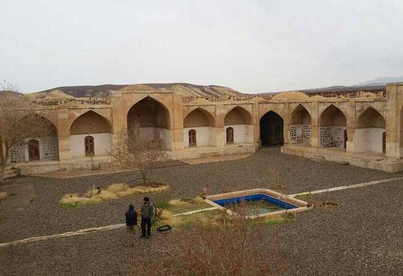 اقامتگاه بومگردی قصرشیرین گرمسار-Rn93j9J92R