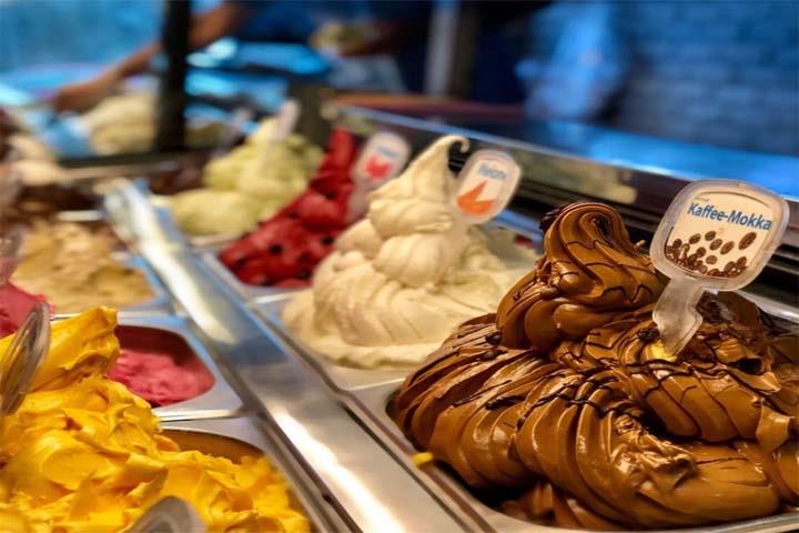 بستنی فروشی های تهران ( بهترین و معروف ترین ها )-Roe6GGPYJf