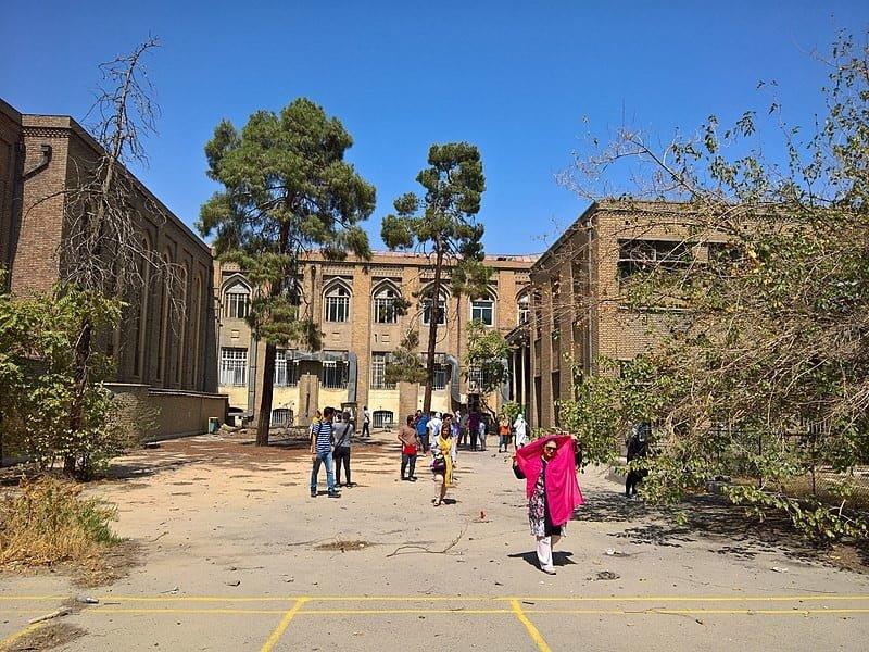 مدرسه و كلیسای ژاندارك تهران-RrgZQMHsuy