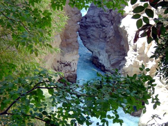 آبشار آب ملخ ، عجیب ترین آبشار ایران-S3AZd5Bwxo