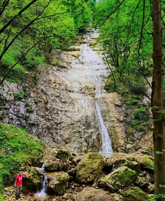 روایت مبین كروندی از «آبشار انجلیكا» در سوادكوه-SA1NLGqebw