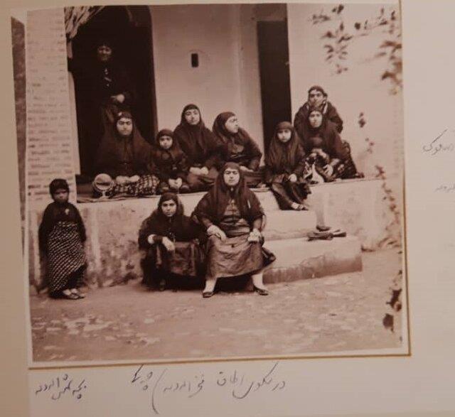 سلفی دست جمعی ناصر الدین شاه در كاخ گلستان-SN65nKitsY