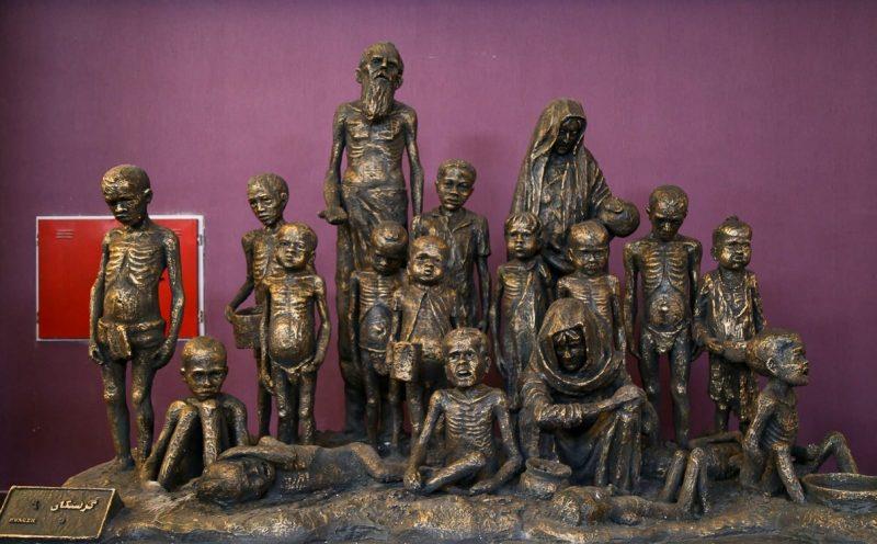 موزه احد حسینی تبریز ، موزه مجسمه های دیدنی-SRDrAqXmZg