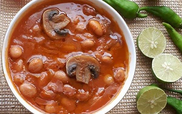 طرز تهیه انواع خورش لوبیا چیتی-SaOvfMcu3a