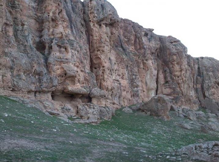 دخمه سنگی یوسفكند-T07IRwXMga