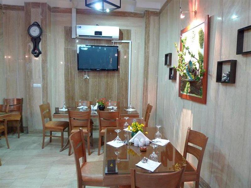 رستوران آرشاویر كرج-T4mxMcJsBE
