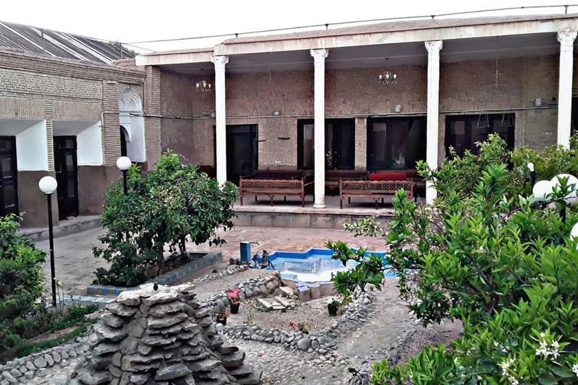 رستوران خانه باغ هنرمند كرمان-THMDaR5KIN