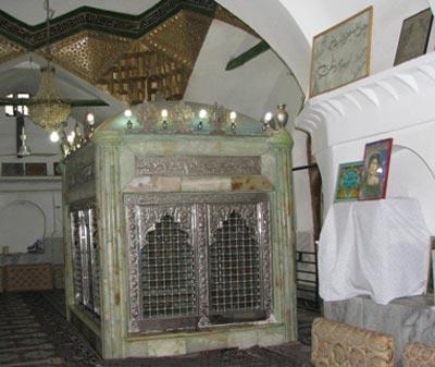 مرقد امامزاده پیرعمر در سنندج (+عكس)-TRGRRhSoSw