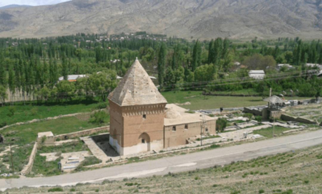 بنای طاهر و مطهر كجور-ToZvoaEDEJ