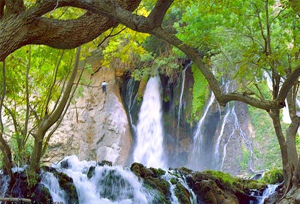 آبشار آتشگاه-UCpKqiWMqy