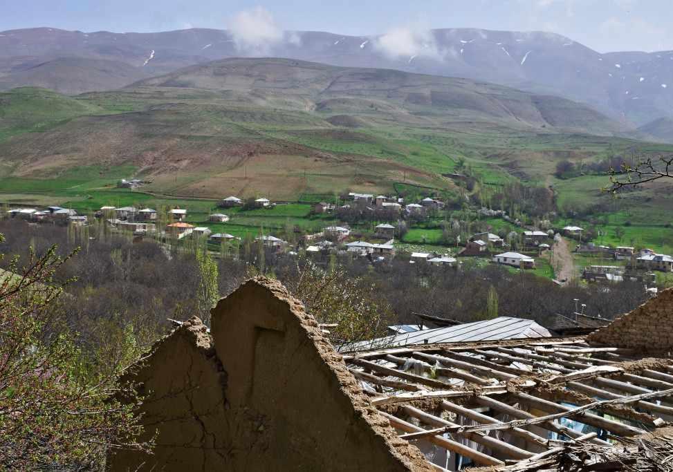 آبشار نره گر اسبو-UQenJh8Xec