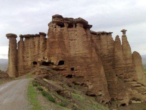 دودكش جن زنجان و نمونه های مشابه آن در جهان-UgcqMXBamm