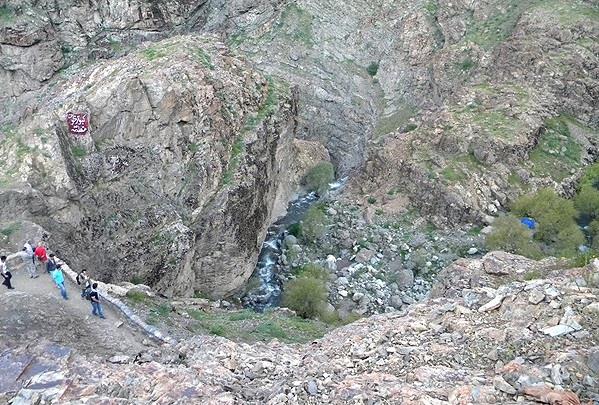 آبشار كبوترخوان شمیران-UnDdIz6DLw
