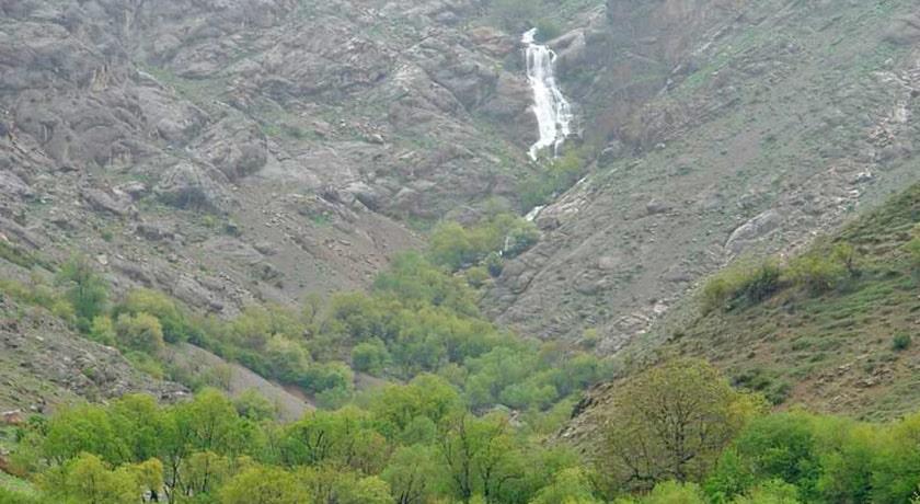 طرزه فریدون آبشاری چشم‌نواز در اصفهان-V3rdxZstll