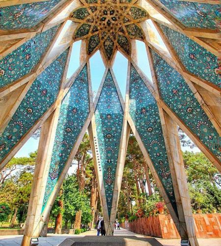آرامگاه خیام-WCsI9kudvQ