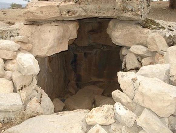 قبرستان آهنگران كارزان استان ایلام, لومار-WDpYY9FsbF