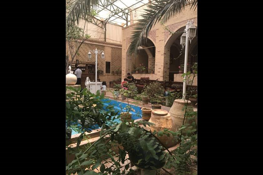 رستوران سنتی كیخسرو-WYJcNcfzAy