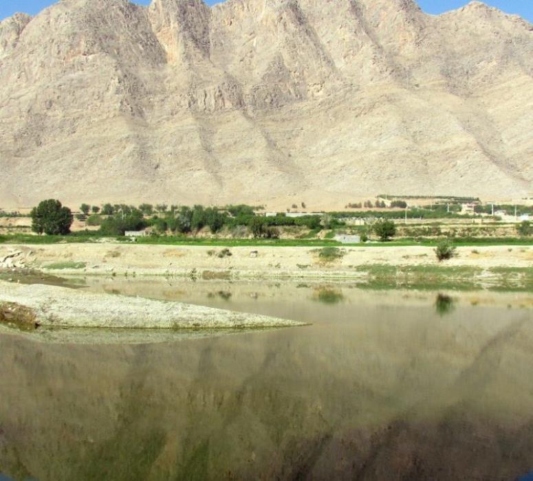 غارهای حسنآباد قلعه بزی مباركه-WswF0vchV4