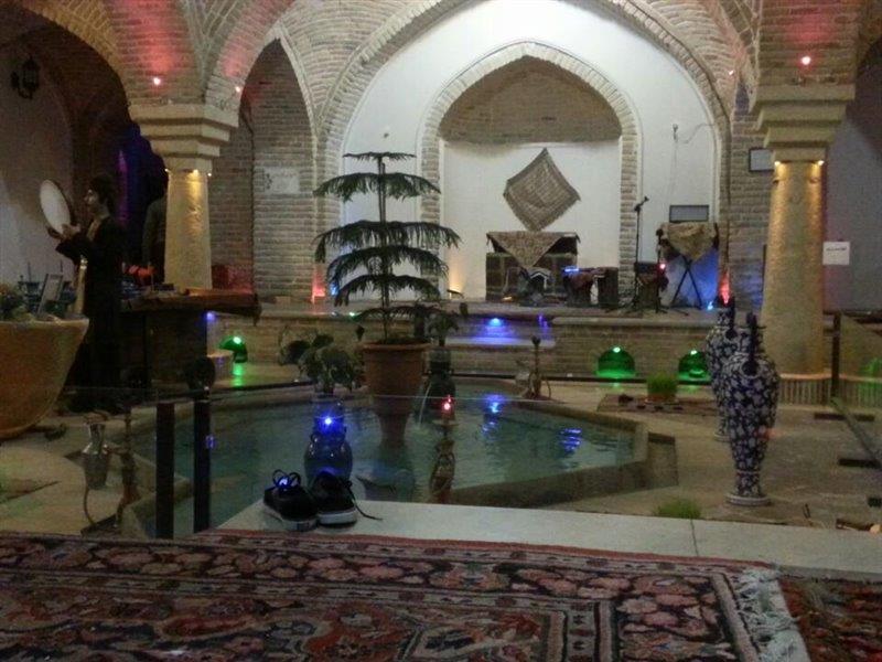 موزه و سفره خانه سنتی حمام قلعه همدان-XOhZ2QCwAq