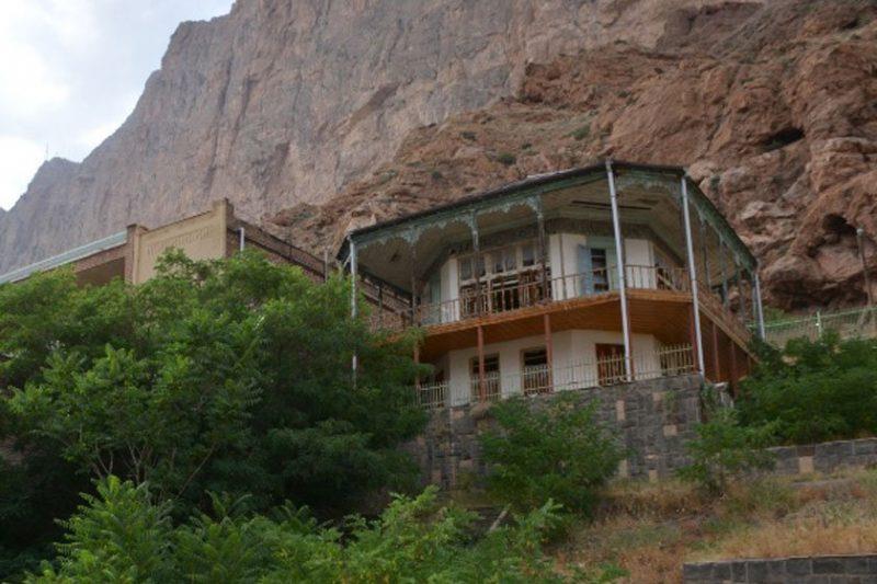 عمارت كلاه فرنگی ماكو-Xeg2ns8gr7
