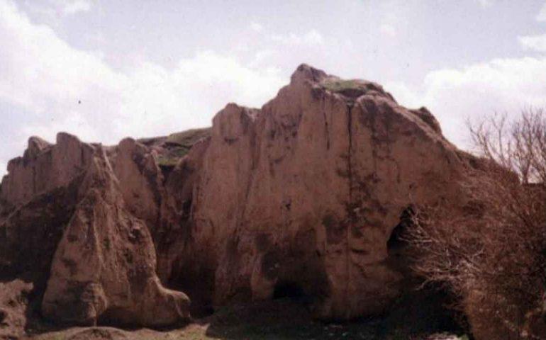 تپه باستانی گوراب با ۴ هزار و ۳۰۰ سال قدمت در ملایر-XoXraTgADT