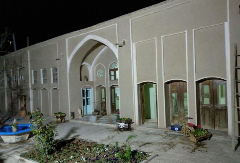 خانه حیدریان دستگرد-Y5JkyglaCN