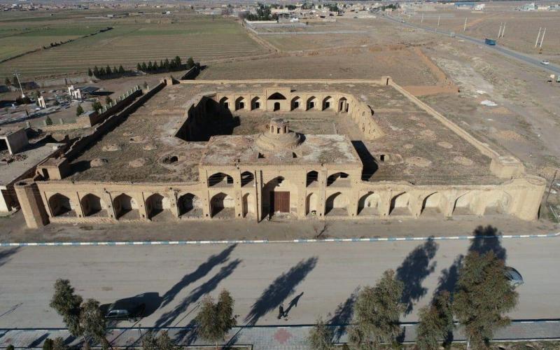 كاروانسرای باغ شیخ ساوه-YCbdsWn5js