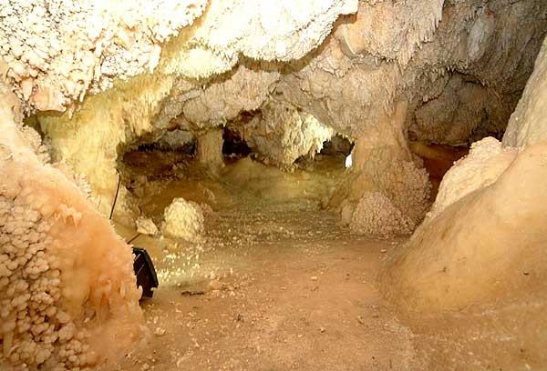 غار چال‌نخجیر-YWPWZ6NgxD