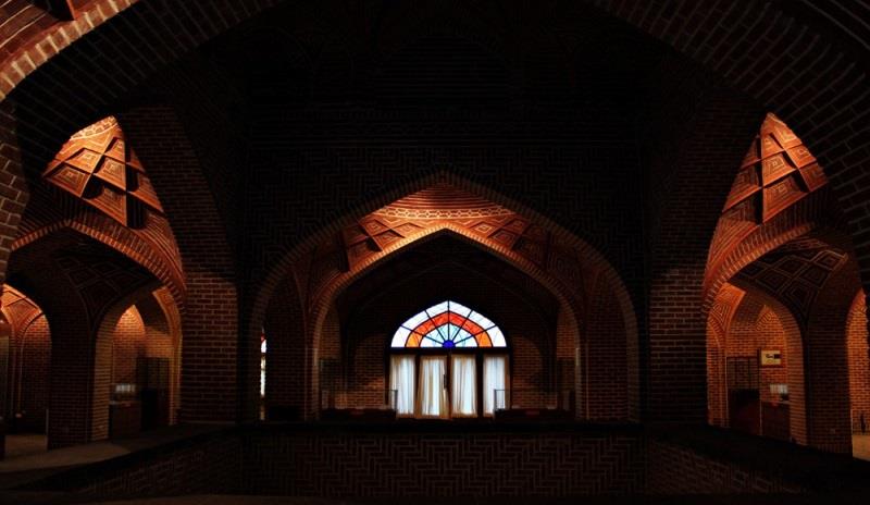 موزه خطایی-Yii1Mui4n1