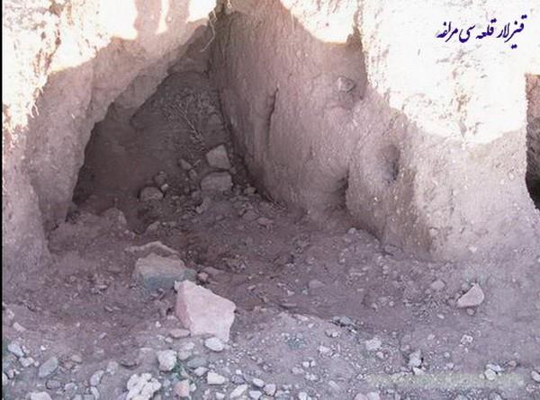 قلعه و غار قیزلار قلعه سی مراغه-Zna03yx371