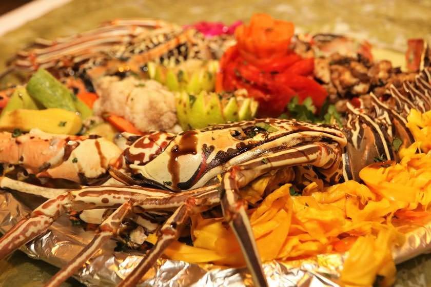 رستوران شب‌ های طلایی قشم-afmMtXYrD9