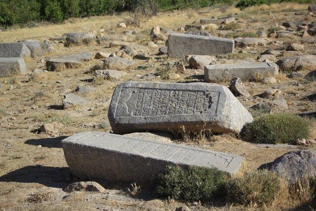 قبرستان تاریخی ماموره در حصار سودجویان-aolgIbALo7