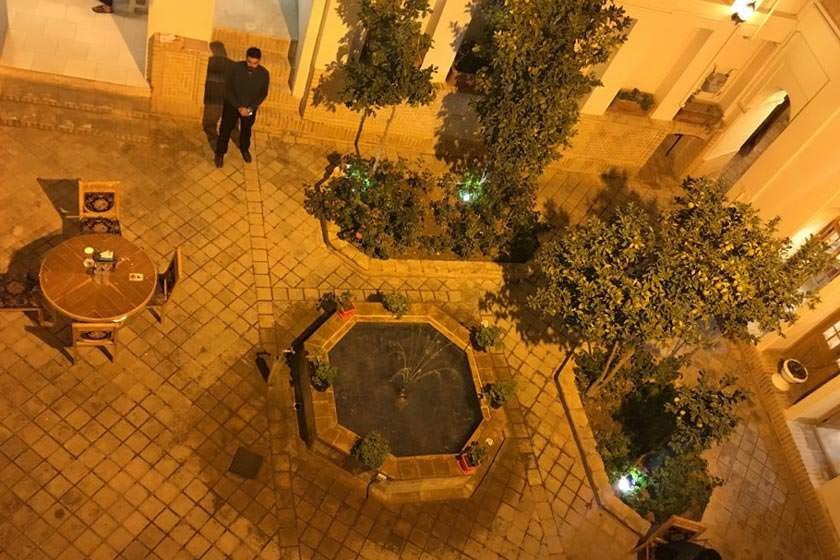 رستوران مجموعه فرهنگی، تاریخی و پذیرایی زندگی-b6EiCEj3iM