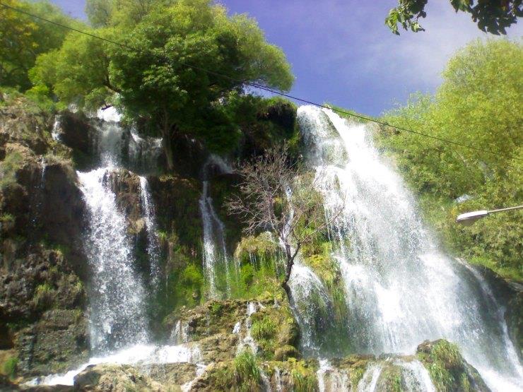 آبشار نیاسر ، آبشار دیدنی بخصوص در بهار-bYU66dP99h