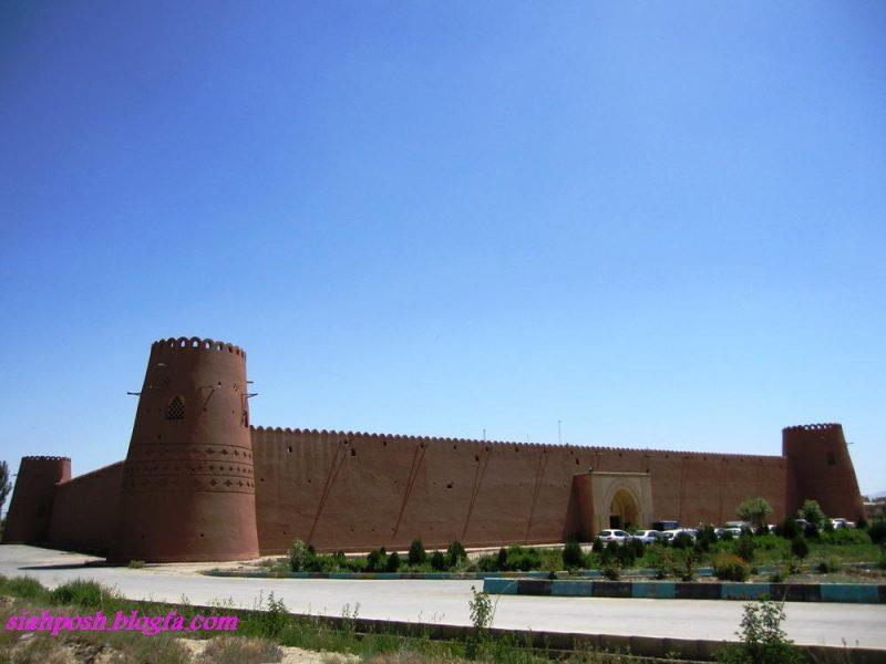ارگ تاریخی گوگد-buAg4jiTq4