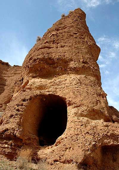 قلعه بهستان، كهن دژ زنجان-cZg3UyHc24