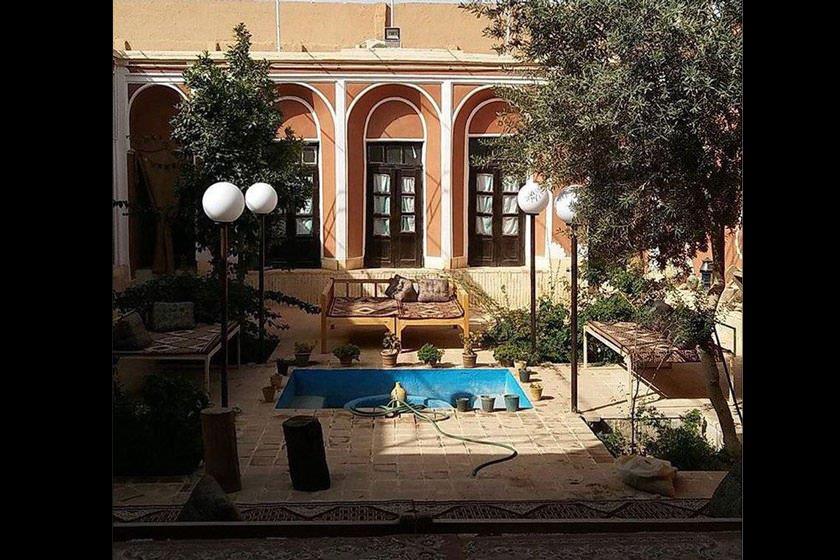 اقامتگاه سنتی خبره یزد-cwOvGDaalX