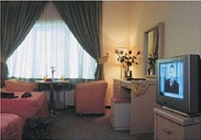 هتل پارسیان آزادی گچسر-e7rm7skZwZ