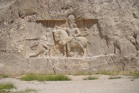 سنگنگاره بهرام دوم و درباریان نقش رستم-fIqnjVHArp