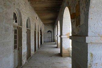 ساختمان پست و تلگرافخانه انگلیسی ها-fiSd7M8HEl