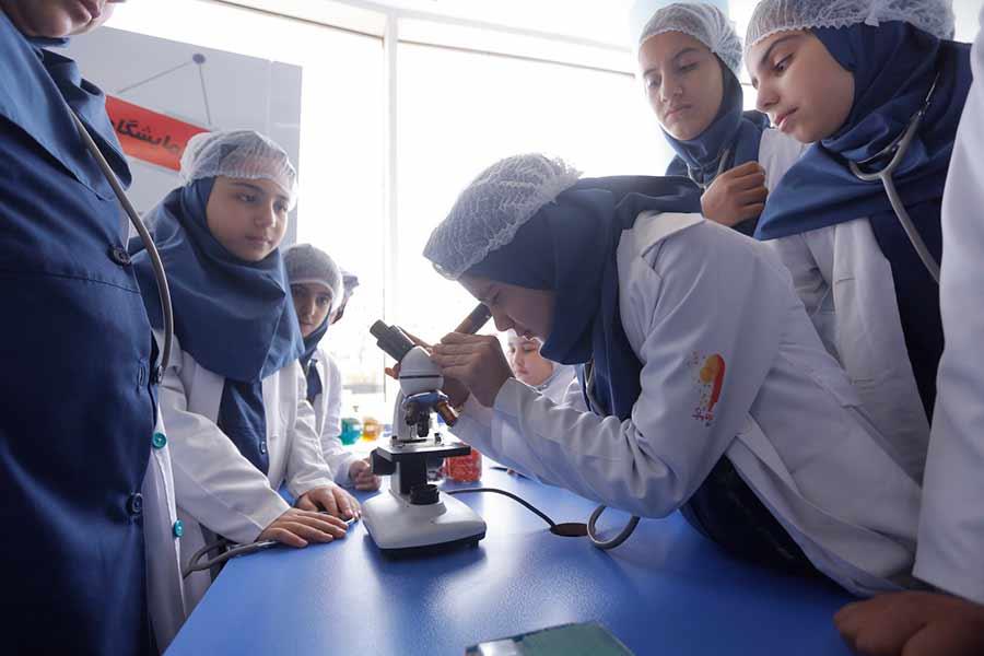 كودك خود را به مجموعه تفریحی دكتر لند تهران برده اید؟-fki4GxYQyb