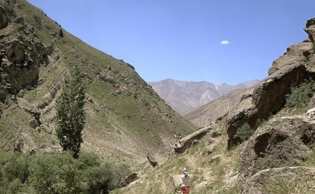 دره كلوگان شمیران-gYBhtagXnB
