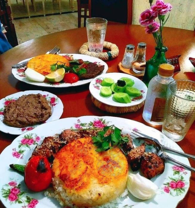 رستورانهای ایرانی كه ظروف خاصی برای سرو دارند-hU5clWqOp7